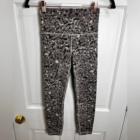 Athleta elation textured 7/8 tight legging sz xxs excellent like new condition​ - Picture 2 of 5